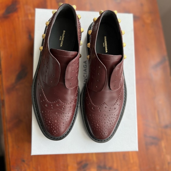 Balenciaga Bordeaux Oxfords/Brogues with gold hardware - Picture 1 of 9